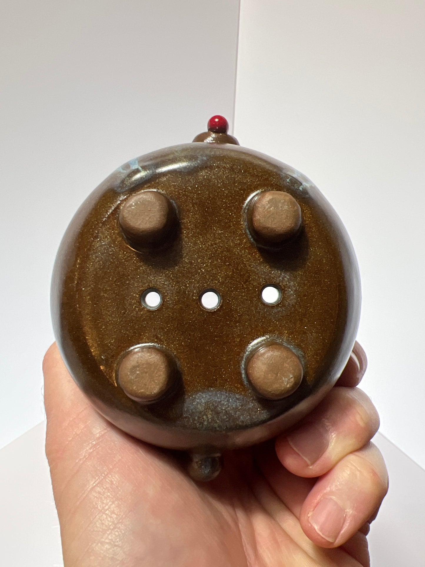 Rock Dogs Planter w/ drip hole - Drippy Iron Lustre