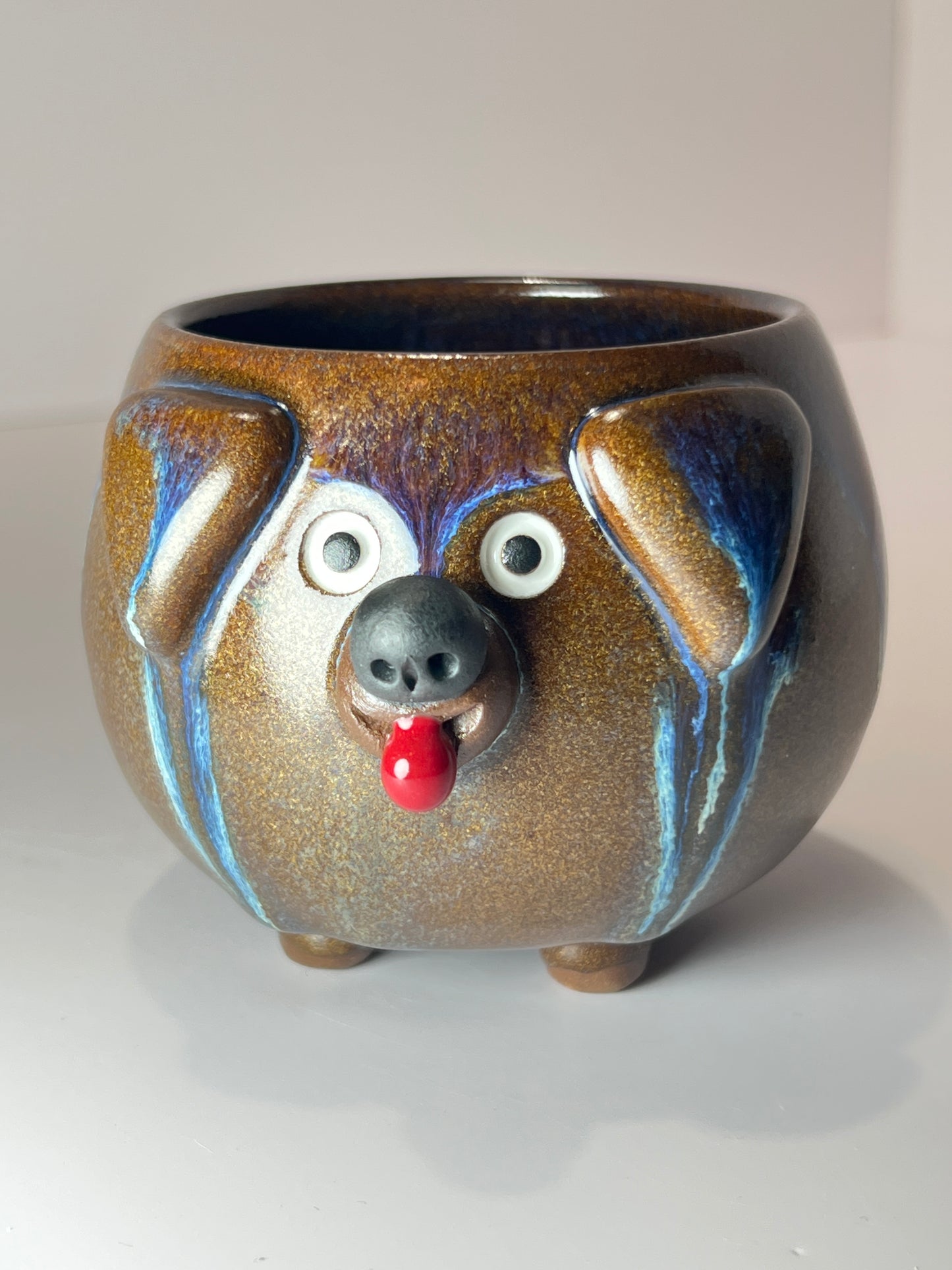 Rock Dogs Planter w/ drip hole - Drippy Iron Lustre