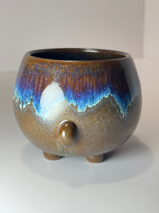 Rock Dogs Planter w/ drip hole - Drippy Iron Lustre